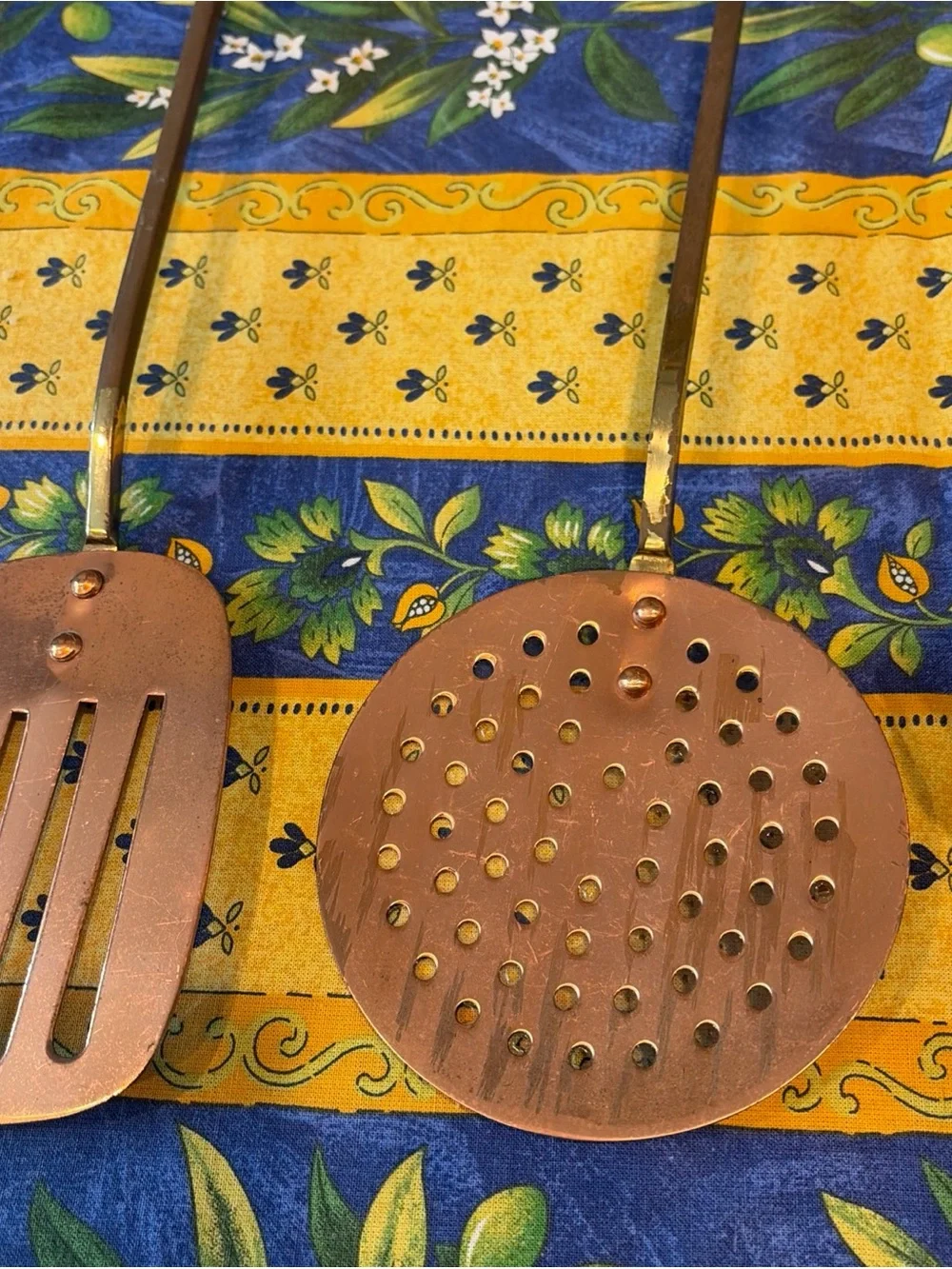 VTG Copper Utensil Set of 4 Hanging Ladle Spatula  Spoon w  Brass Handles